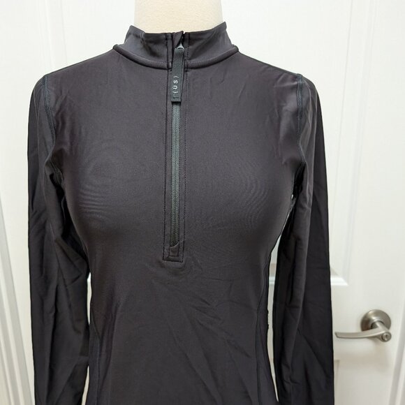 Universal Standard NWT 3XS (2-4) Black Swim Rashguard - Picture 1 of 11